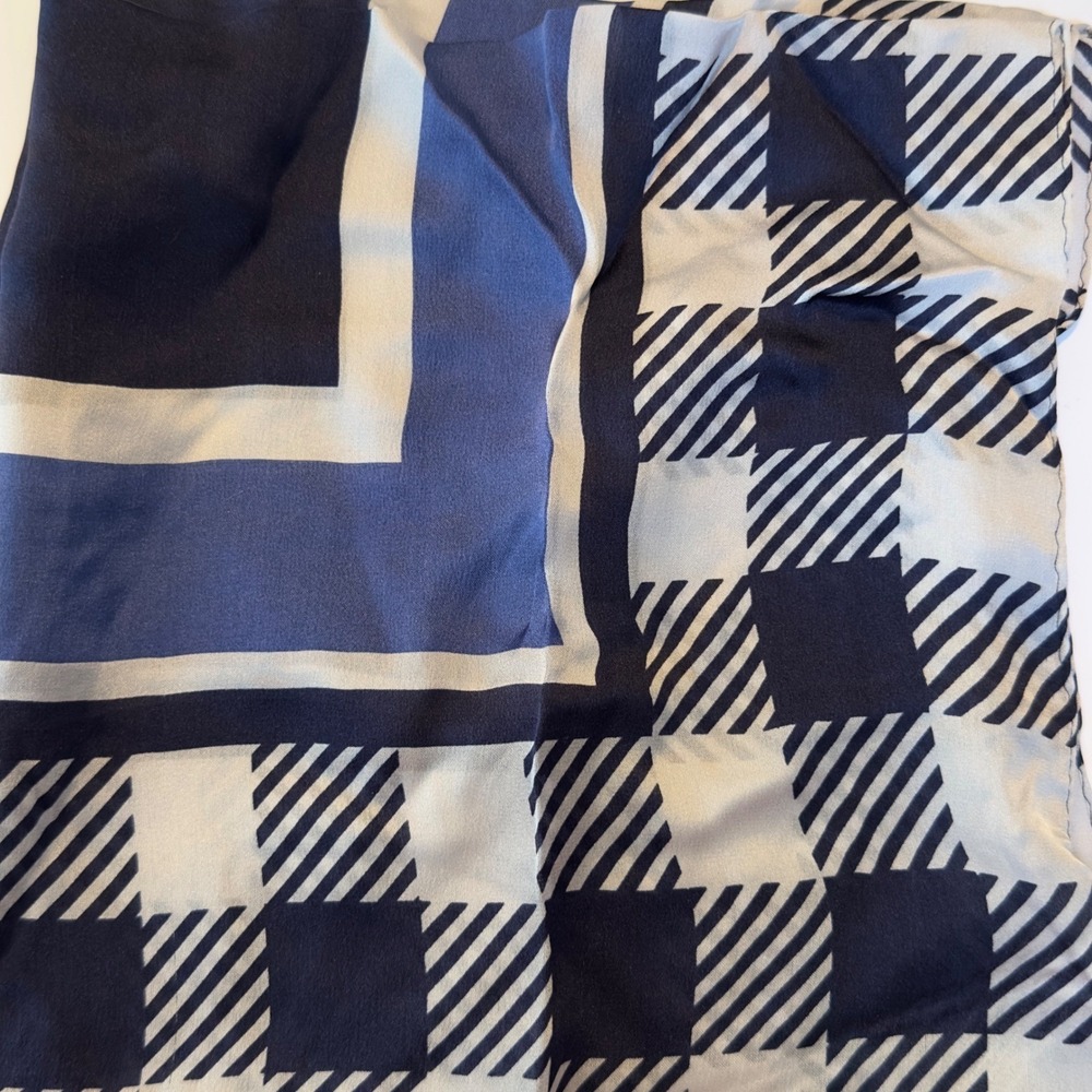 Elaine Gold Collection XIIX Navy Blue Cream Silk Square Scarf‎ Geometric Checker